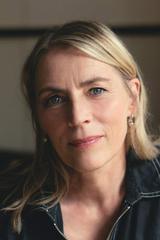 Saskia Reeves