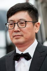 刁亦男