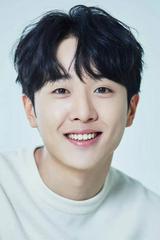 윤우