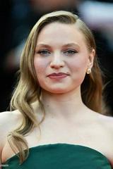 Mia Threapleton
