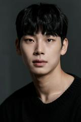 김민욱