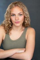 Lauren Viau